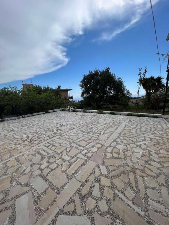 Attic View Villa Loútsa Dış mekan fotoğraf