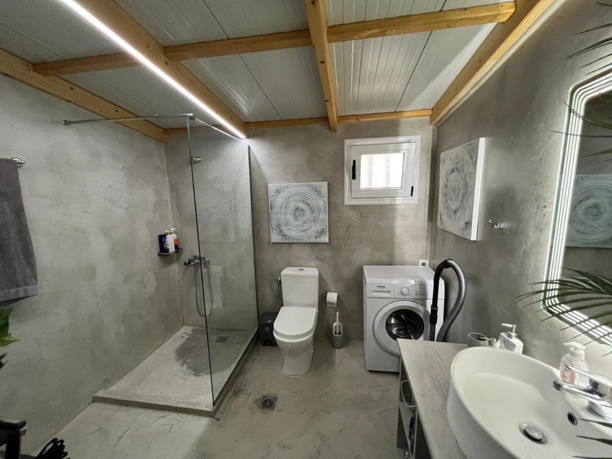 Attic View Villa Loútsa Dış mekan fotoğraf