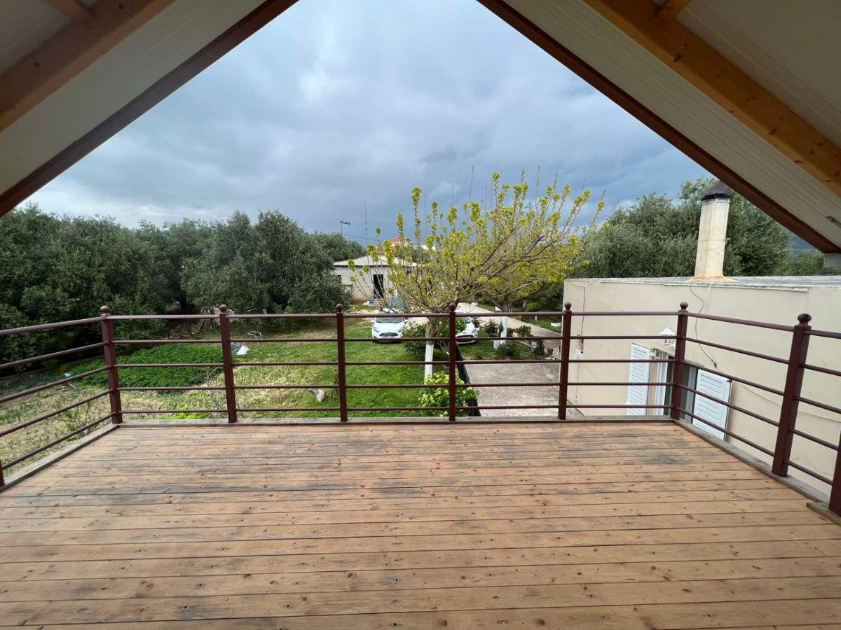 Attic View Villa Loútsa Dış mekan fotoğraf