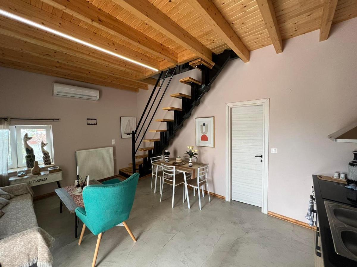 Attic View Villa Loútsa Dış mekan fotoğraf
